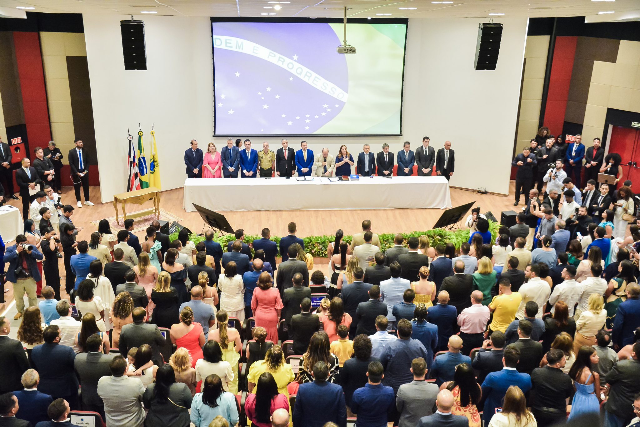 Vereadores Eleitos Tomam Posse E Elegem Mesa Diretora Da C Mara De S O