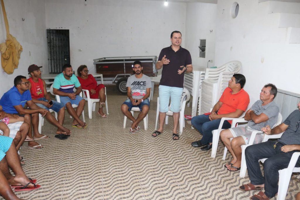 Umbelino Junior conversa com moradores do Fumacê e garante apoio à comunidade