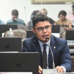 Ribeiro Neto propõe que concessionárias de serviços reparem danos em áreas públicas