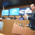 Umbelino Júnior fala sobre trajetória política em sessão da Câmara Municipal